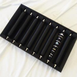 約80本の指輪が収納可能な業務用リングコレクションケース(ブラック)