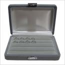 最大28本の指輪が収納できる商談用に最適なリングコレクションケース(グレー)