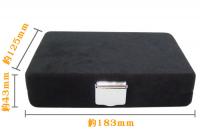 最大28本の指輪が収納できる商談用に最適なリングコレクションケース(ブラック)